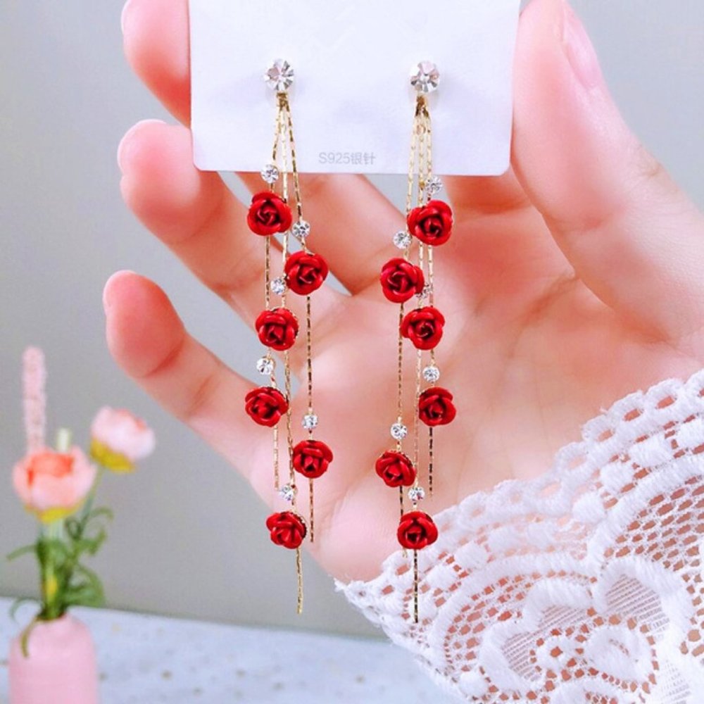 NWT Women's Flower Long Gold Tassel Earrings